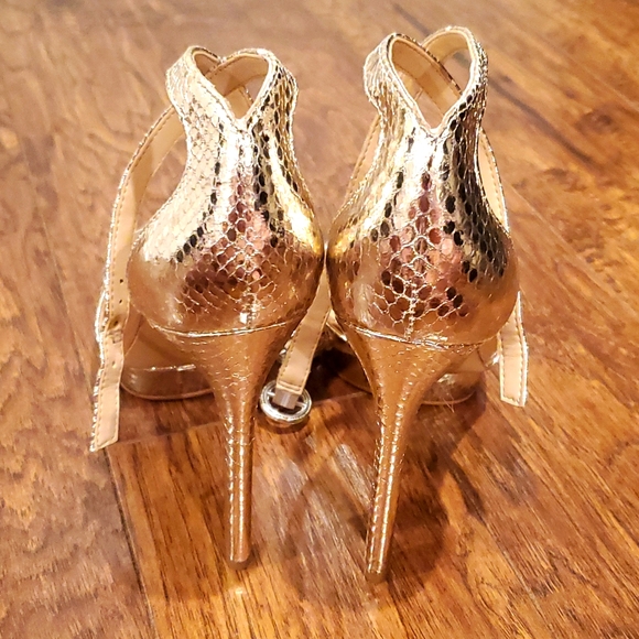 JLO Jennifer Lopez Gold Snakeskin Heeled Platform Sandals - Picture 5 of 7